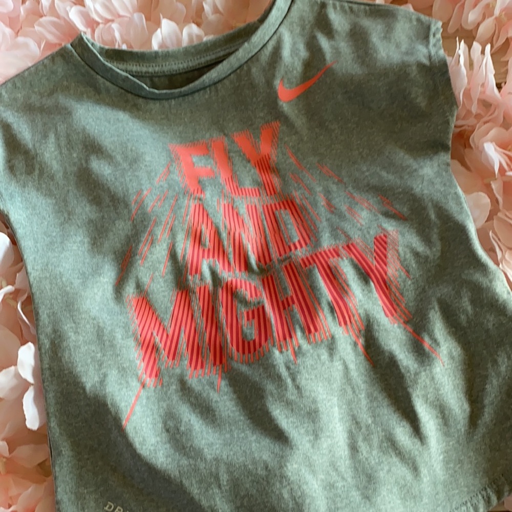 Nike - Picture 2 of 3